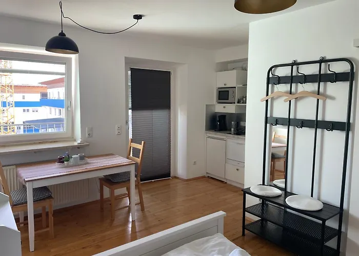 Huebsches Im Suessen Ortsteil Breitbrunn * Herrsching am Ammersee